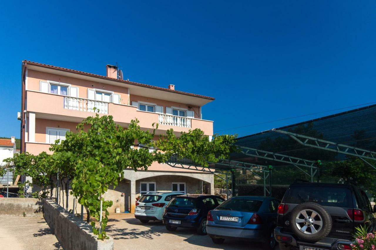 Apartments Bonifacic Punat Exteriör bild